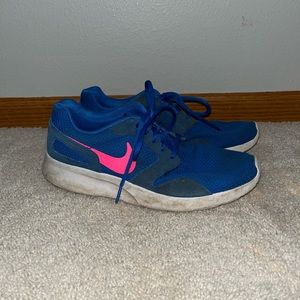 Women’s Nike shoes